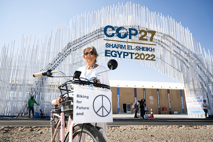 COP27 - Dorothée, 72 ans, de Stockholm à Charm el-Cheikh à vélo pour le climat